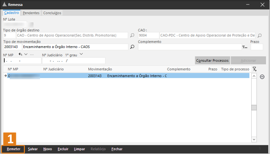Interface do sistema SAJ para remessa, exibindo campos de cadastro e lista de movimentações. No canto inferior esquerdo, botão destacado em laranja com o texto “Remeter”.