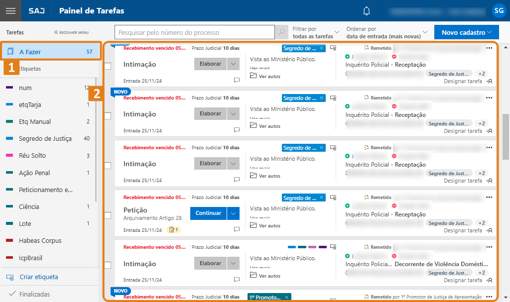 Painel de tarefas do sistema SAJ com menu lateral e lista de processos. Destaque em laranja na opção ‘A Fazer’ e na lista central que exibe processos como Intimação e Petição