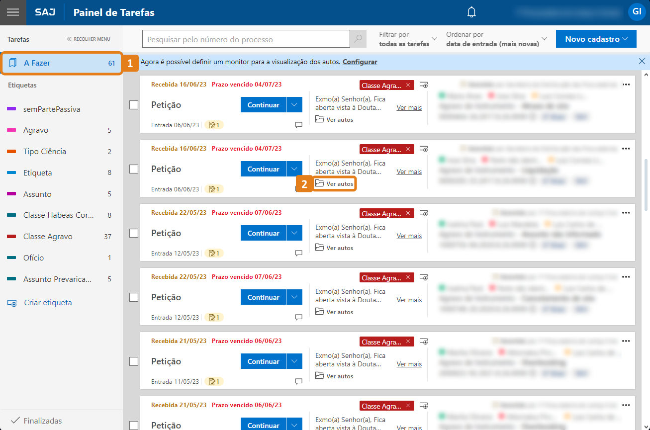 Painel de tarefas do SAJ com destaque em laranja para “A Fazer” (61 itens) no menu lateral e número 2 indicando autos disponíveis para visualização. Lista central exibe petições com botões “Continuar” e links “Ver autos”.